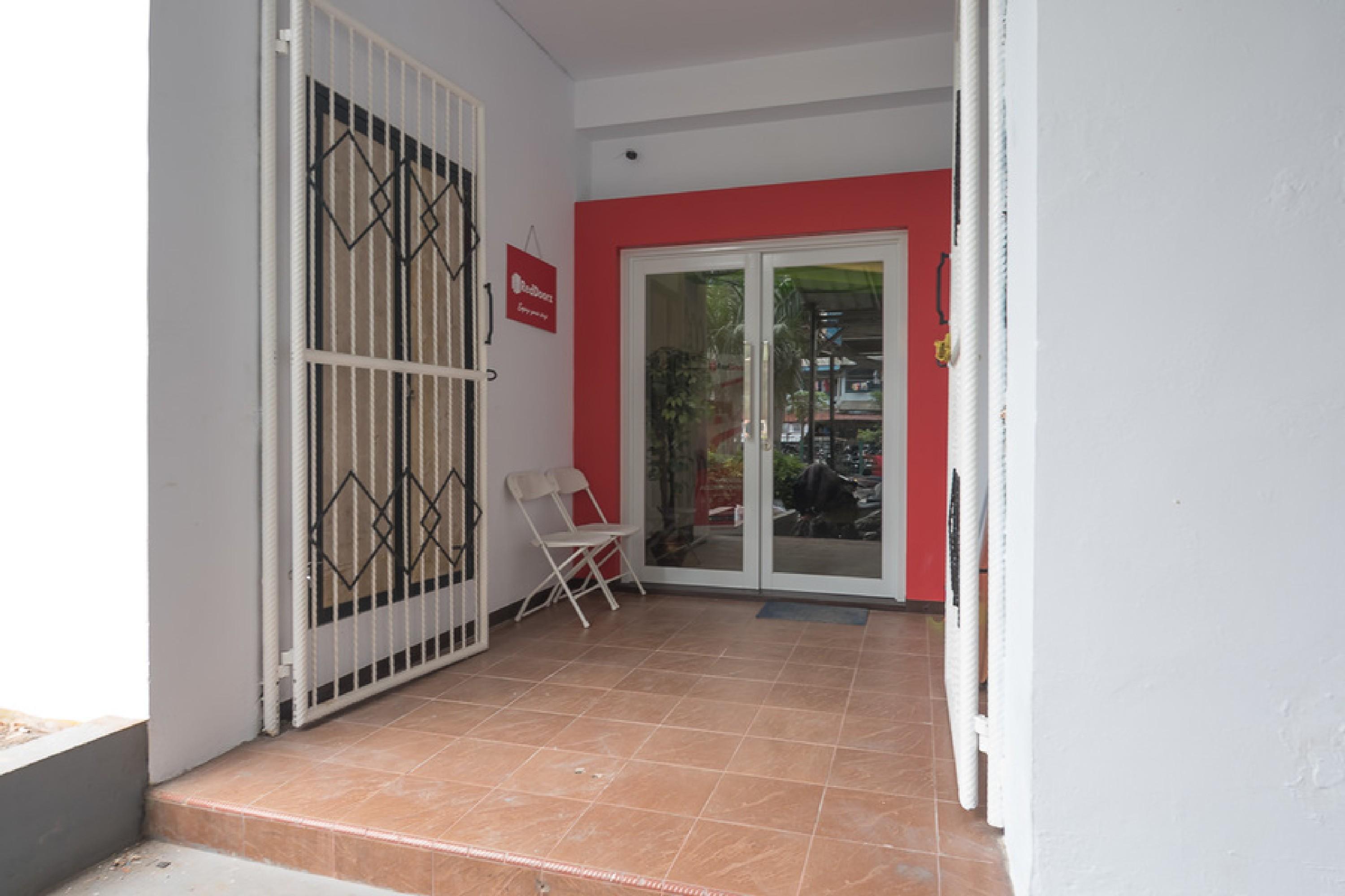 Готель Reddoorz Near Itc Mangga Dua Джакарта Екстер'єр фото