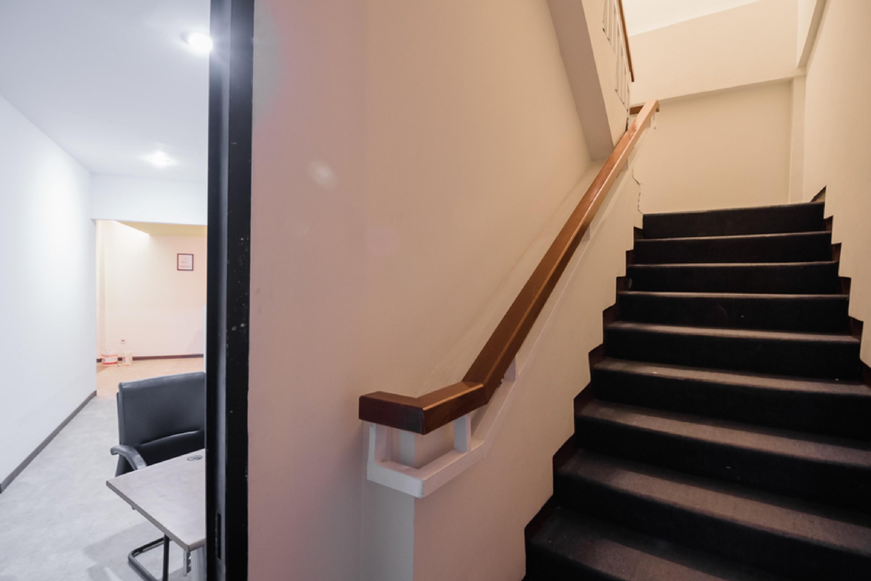Готель Reddoorz Near Itc Mangga Dua Джакарта Екстер'єр фото