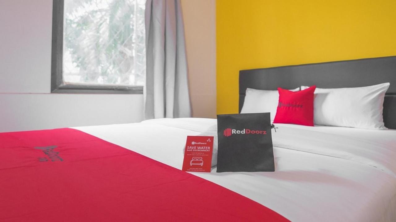 Готель Reddoorz Near Itc Mangga Dua Джакарта Екстер'єр фото