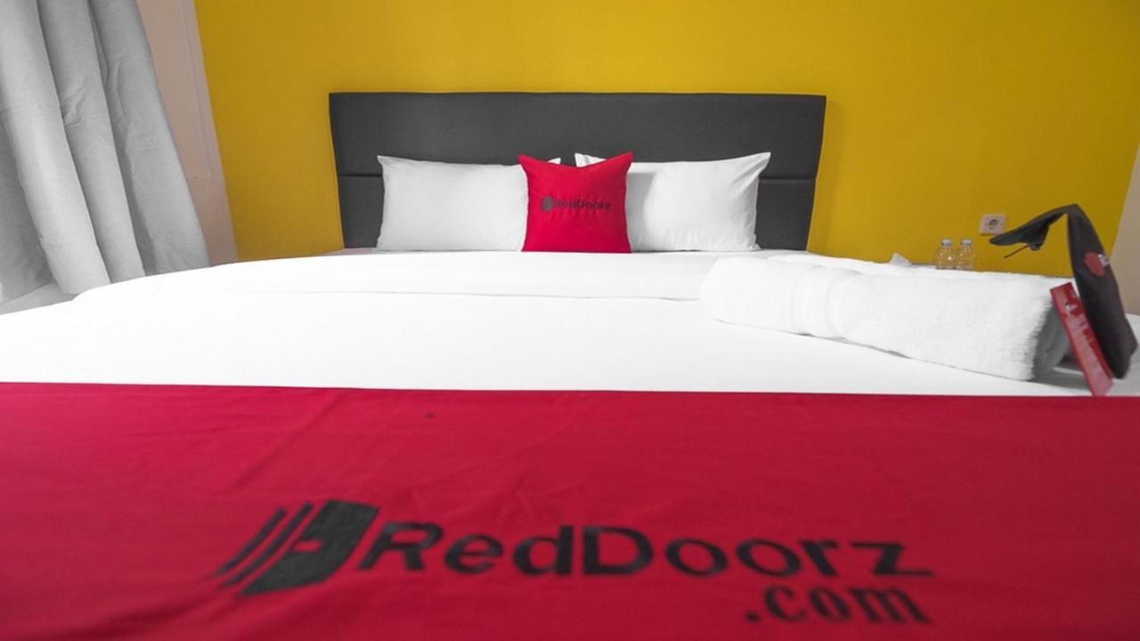 Готель Reddoorz Near Itc Mangga Dua Джакарта Екстер'єр фото
