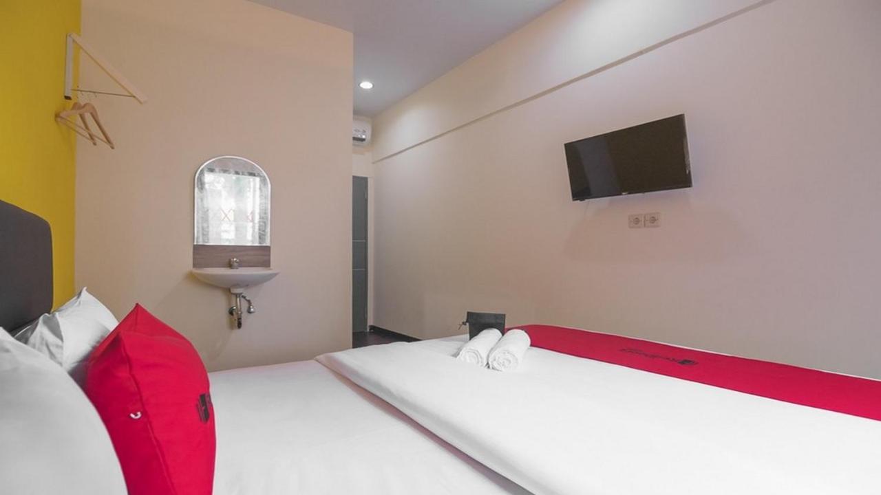 Готель Reddoorz Near Itc Mangga Dua Джакарта Екстер'єр фото