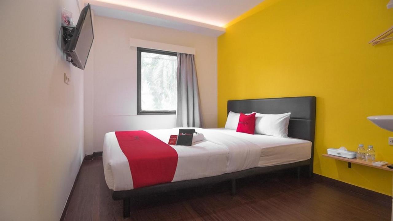 Готель Reddoorz Near Itc Mangga Dua Джакарта Екстер'єр фото